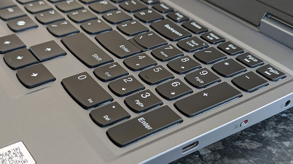 laptop dengan numeric keypad