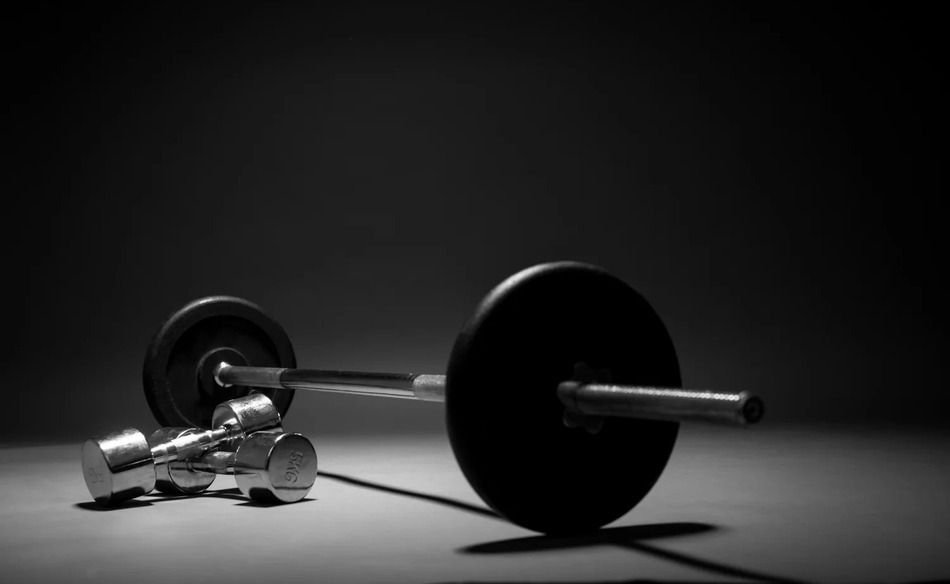 Dumbbell atau Barbell